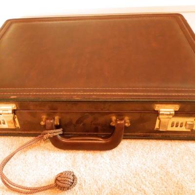 Lot 107: Reed Mens Leather Attache Case with Combination