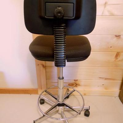Lot 152: Adjustable Raised Drafting Table Swivel Office Chair