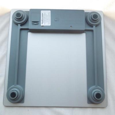Lot 19: Health-O-Meter Weight Tracking Bathroom Scales