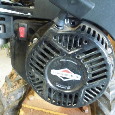 Lot 177: Briggs and Stratton 550 Series Gas Garden Tiller with Manual
