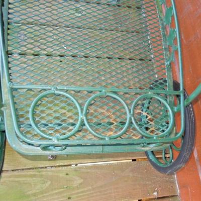 Lot 59: Green Metal Mesh Patio Beverage Cart Removable Tray