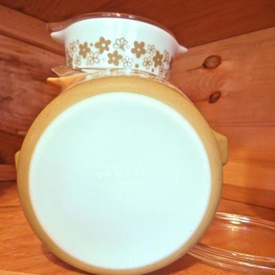 Lot 61: Four Vintage Covered Pyrex Casseroles
