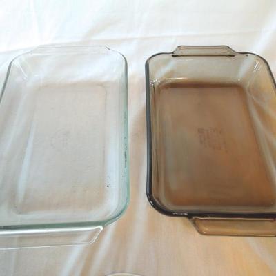 Lot 80: Five Baking Casserole Dishes Pyrex and Corningware