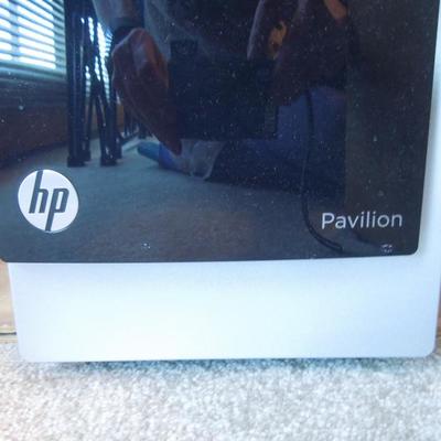 Lot 114: HP Desktop Computer Package with Lots of Extras