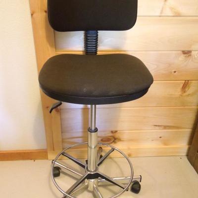 Lot 152: Adjustable Raised Drafting Table Swivel Office Chair