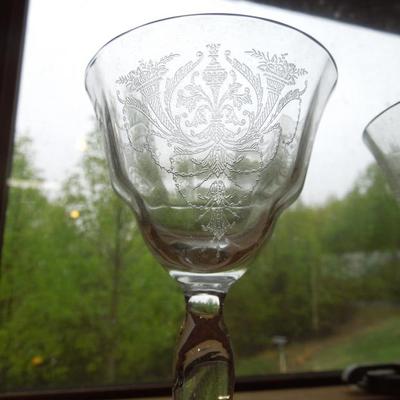 Lot 192: Antique Etched Crystal Stemware Liqueurs x 6