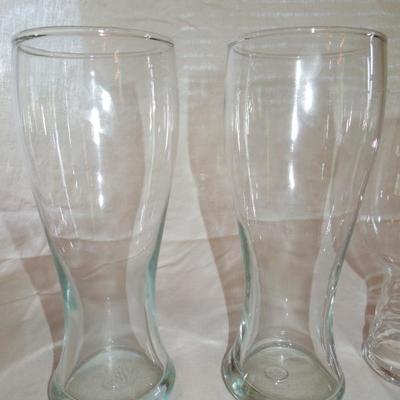 Lot 66: 12 Collectible Beer Glasses Various Sizes