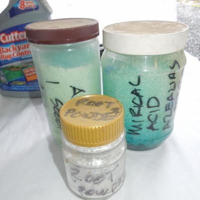 Lot 190: Group of Insecticide and Gardening Products