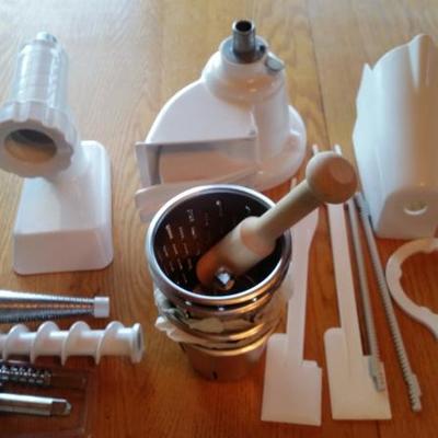 Lot 248: Kitchen Aid Multi Function Mixer with Attachment Pak FPP-A