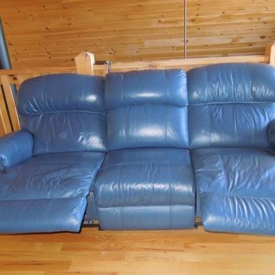 Lot 32: La-Z-Boy Leather 3 Section Reclining Couch
