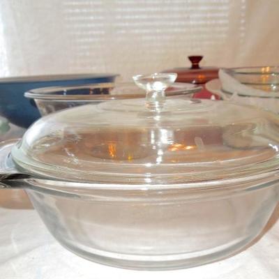 Lot 78: Pyrex and Vintage Glassware Lot 