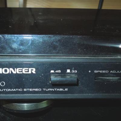 Lot 134: Pioneer Automatic Turntable PL-990 