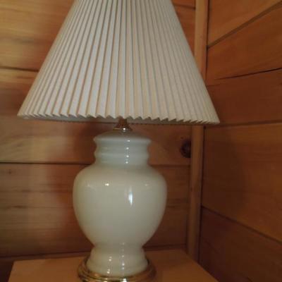 Lot 108: Glass and Brass Ginger Jar Table Lamp