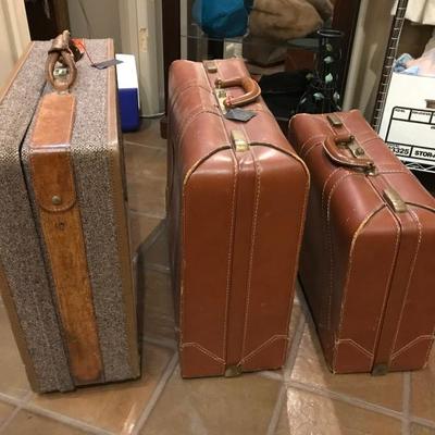 Lot 17-Lot of 3 Vintage Suitcases Hartmann