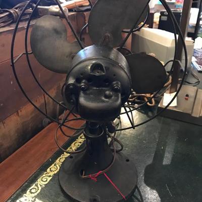 Lot 135-Vintage Emerson-B-Jr 10 Inch Oscillator Fan