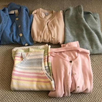 Lot 497- Ladies' Sweaters Size S