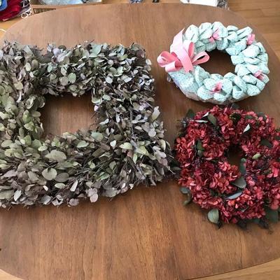 Lot 155-Lot of Decorator Wreaths