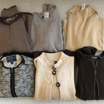 Lot 481-Ladies' Sweaters Size M