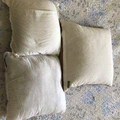 Lot 93-Thow Pillows