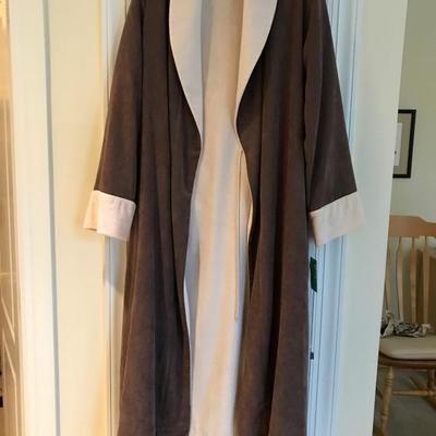 Lot 550-New with Tag Nordstrom Ladies Robe