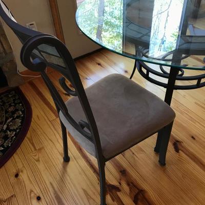 Lot 16 - Patio Table and Chairs 