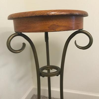 Lot 47 - Stool/Plant Stand 