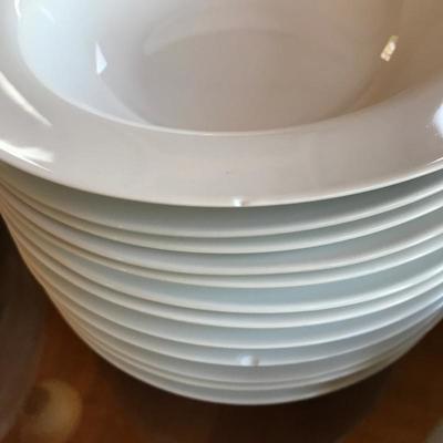 Lot 17 - White Dish Set 