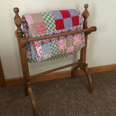 Lot 30 - Quilt and Quilt Stand 