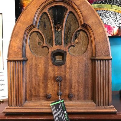 Lot 18-Vintage Philco Model 70 Baby Grand Cathedral Radio