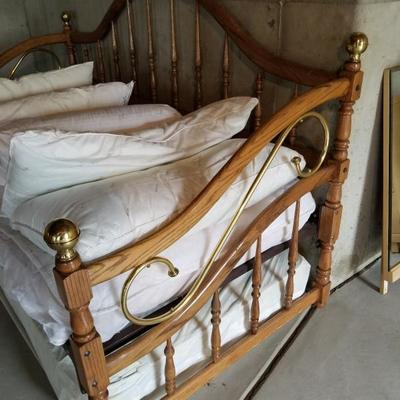 Wood Day Bed