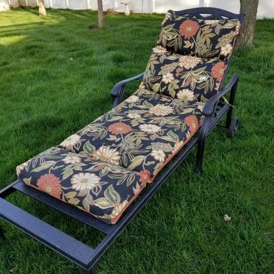 Outdoor Metal Patio Lounger Chair