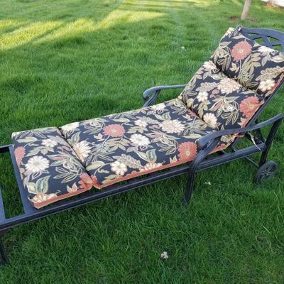 Outdoor Metal Patio Lounger Chair