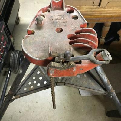 Lot - 157 Ridgid Portable Chain Vise with Small Puller