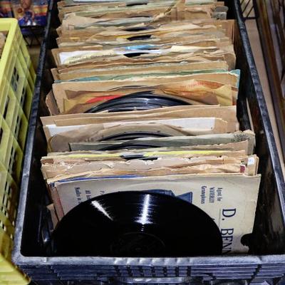 Lot of 144 Vintage 78 RPM Music Records #515-23
