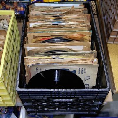 Lot of 144 Vintage 78 RPM Music Records #515-23
