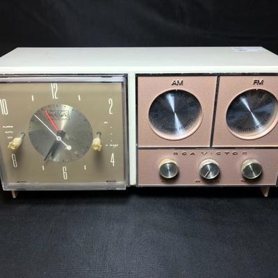 Lot 190- Vintage RCA Victor AM/FM Alarm Clock Radio Model RHS33T