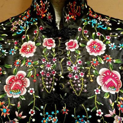 Vtg Plum blossom & Peony all embroidered silk Jacket