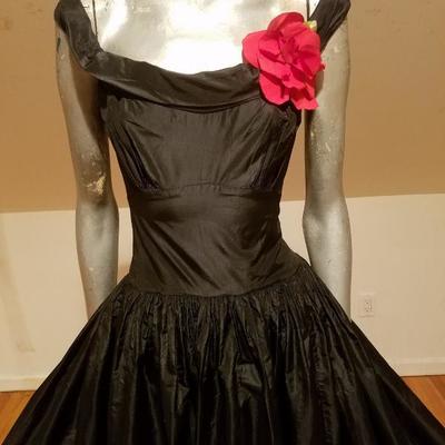 Circa 1930 Glamorous taffeta gown Registered Fashion Guild