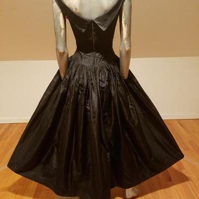 Circa 1930 Glamorous taffeta gown Registered Fashion Guild