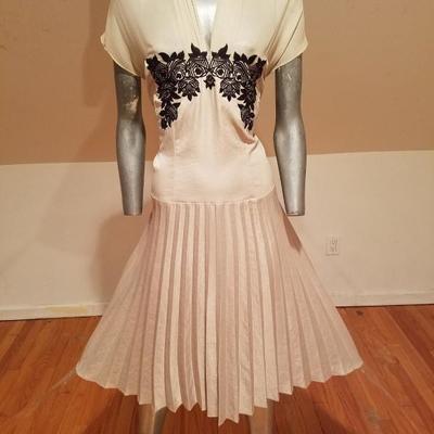 Vtg Beige Floral embroidered satin pleated dress chiffon bodice