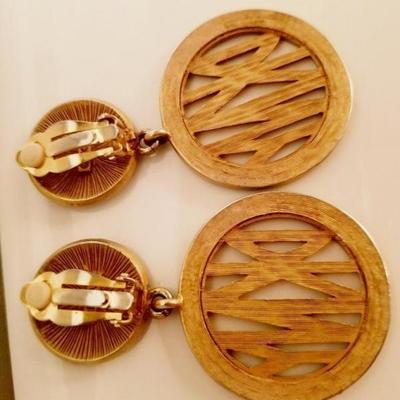 Vtg DKNY gold plated Signature  Earrings 