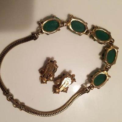 Vtg Emerald green Gold Vine rhinestone Necklace/Earring costume set