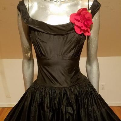 Circa 1930 Glamorous taffeta gown Registered Fashion Guild