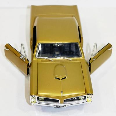 1966 Pontiac GTO 1:18 Scale Car Model GM Licensed Rare #522-57
