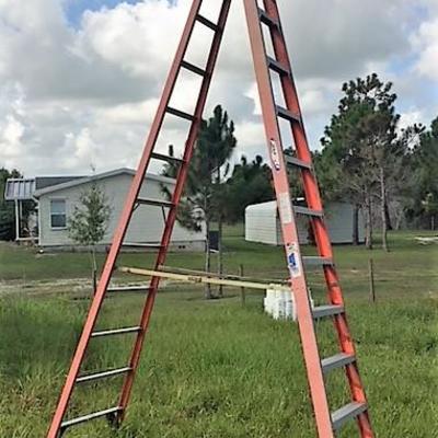 15' Werner Fiberglass Ladder