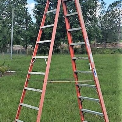 15' Werner Fiberglass Ladder