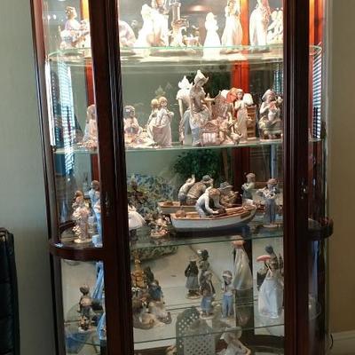 High-quality, Lighted, 5-Shelf, Mahogany Display Cabinet