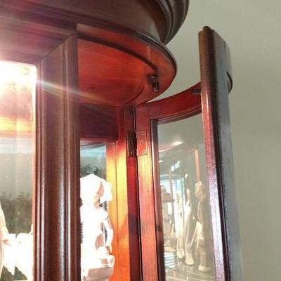 High-quality, Lighted, 5-Shelf, Mahogany Display Cabinet