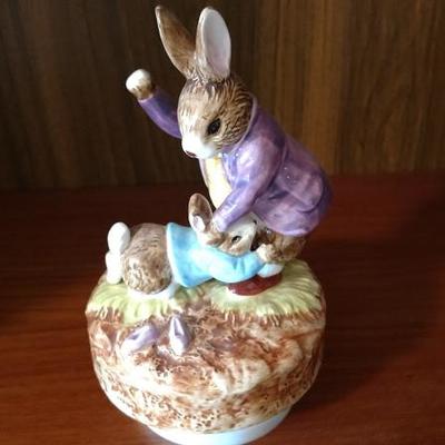 Old Benjamin Bunny & Peter Rabbit - Schmid Music Box #262057