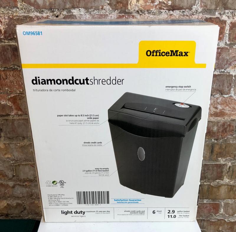 OFFICE MAX DIAMOND CUT SHREDDER new